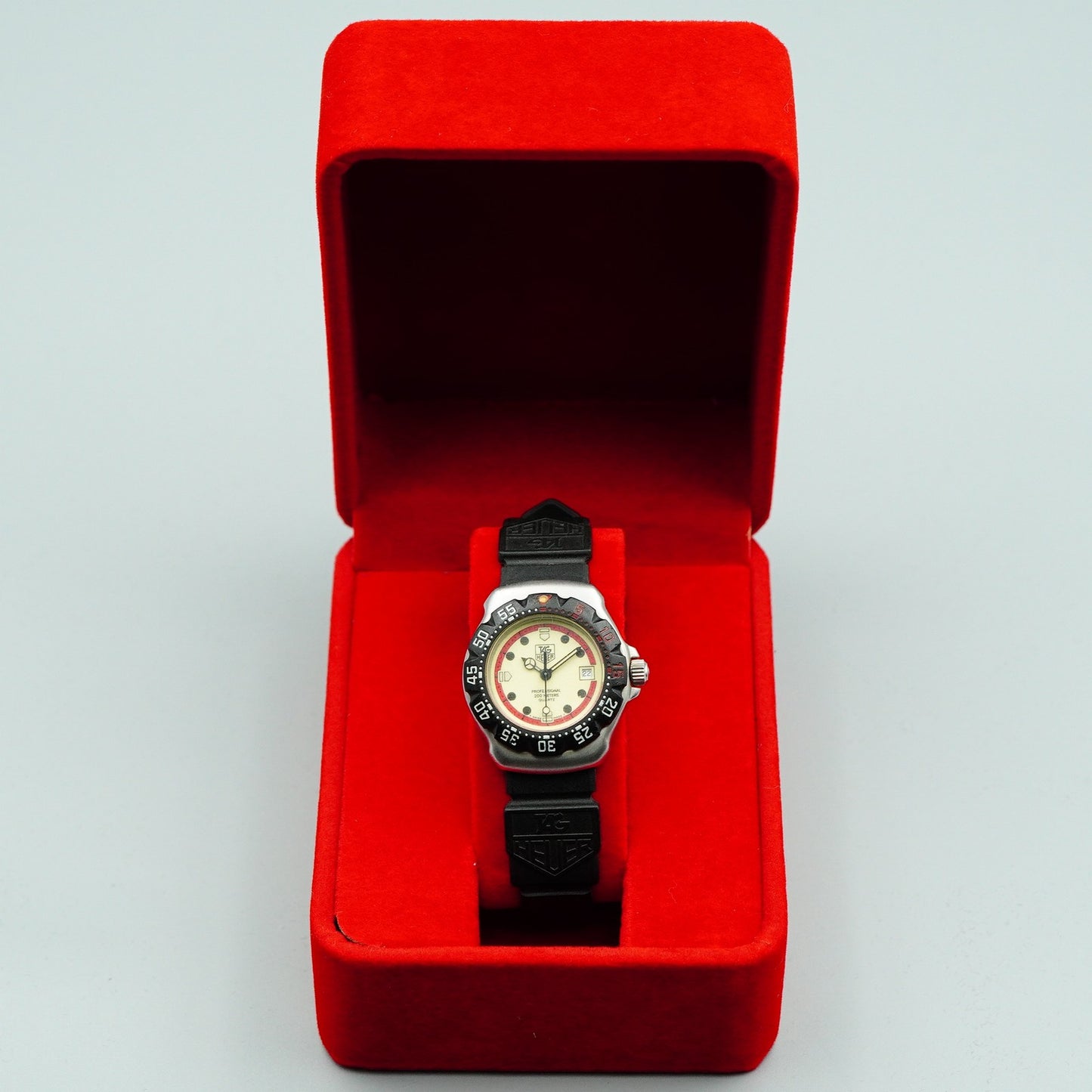 *Exc+5* Vintage TAG HEUER Professional 371.508 Qz Cream Round 28mm Women Watch