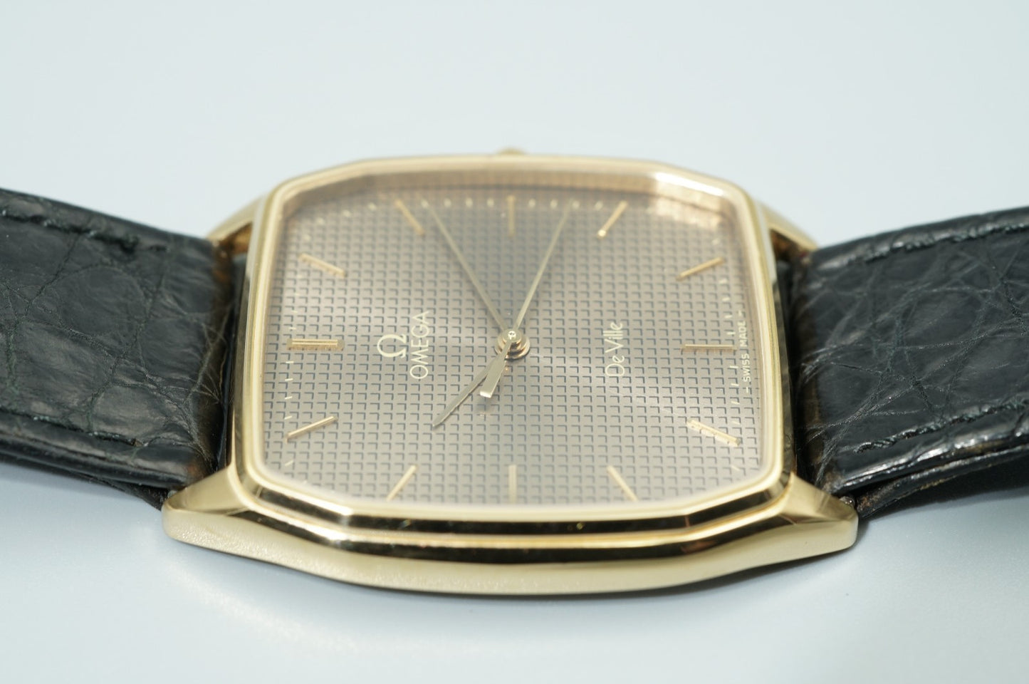 *NEAR MINT* Vintage 1982 OMEGA De Ville Cal.1417 Qz Black Square 30mm Mens Watch