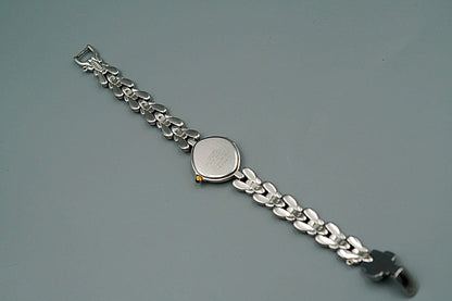 *NEAR MINT* Vintage SEIKO EXCELINE 1F20-6B60 Qz White Dial Oval 15 mm WomenWatch