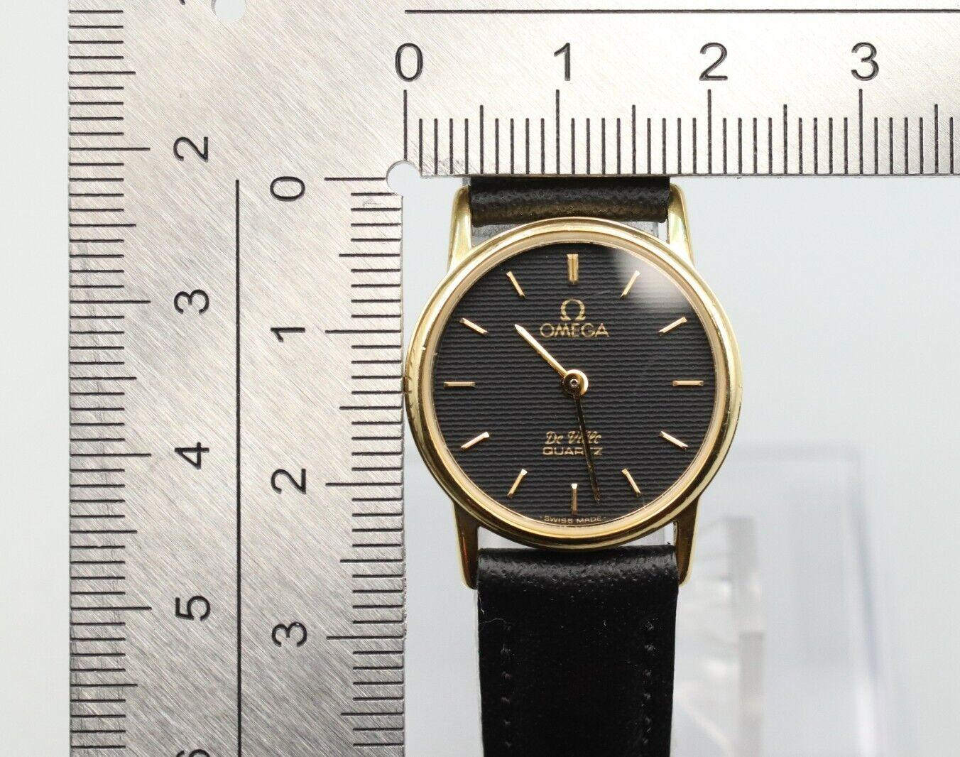 *NEAR MINT* Vintage OMEGA De Ville Cal.1387 Quartz Black Dial Round Women Watch