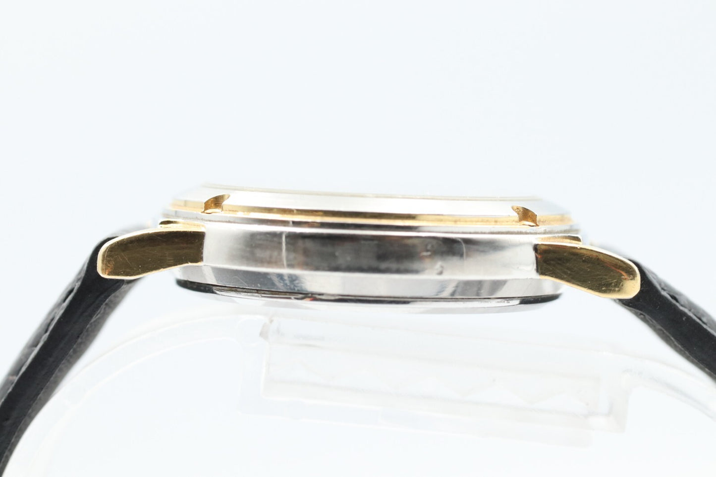 OH *NEAR MINT* Vintage SEIKO AVENUE RESISTANT 6F34-6040 White Dial Mens Watch