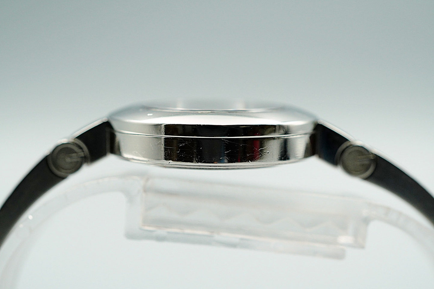 *NEAR MINT* Gucci Quartz Black Dial Round 26 mm Women,Ladies Watch