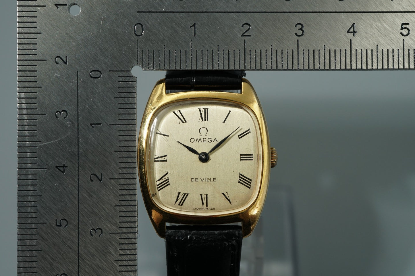 *NEAR MINT* Vintage 1979 OMEGA De Ville Cal.625 Hand Wind Gold 25mm Women Watch