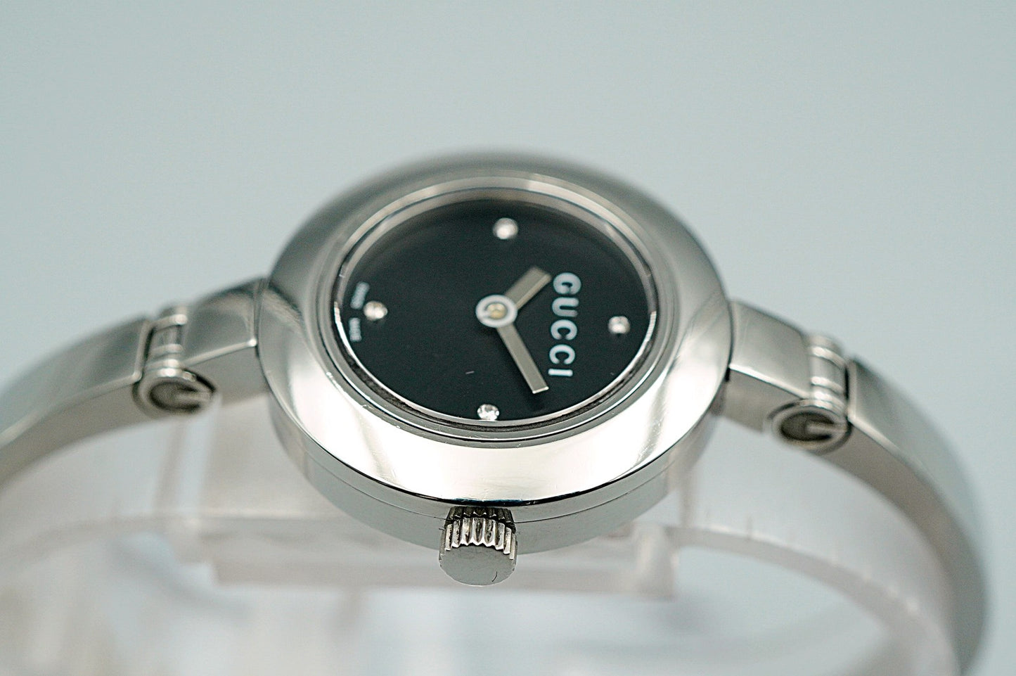 *NEAR MINT* Gucci Quartz Black Dial Round 26 mm Women,Ladies Watch