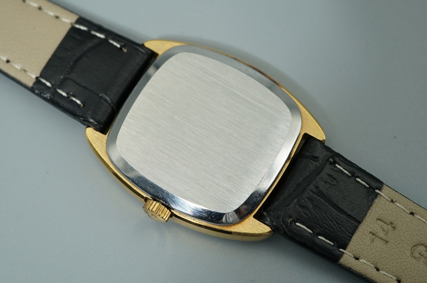N MINT Vintage 1971 OMEGA De Ville Cal.625 Hand Wind Gold 25mm Women Watch