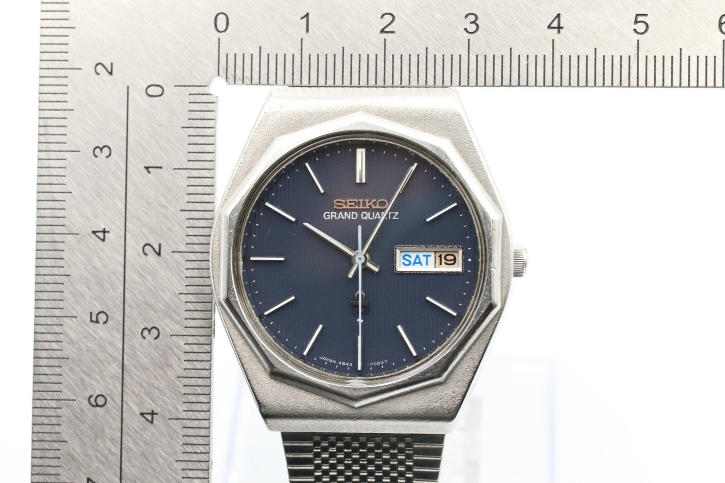 Rare *N MINT* Vintage SEIKO GRAND Quartz 4843-7000 Navy Dial Day Date Mens Watch