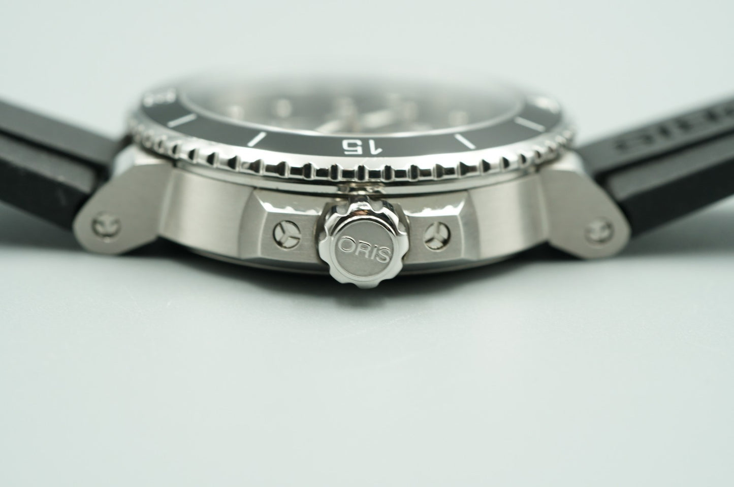 ORIS Aquis Date Diamonds 01 733 7731 4194 Automatic Black 37mm Women Watch