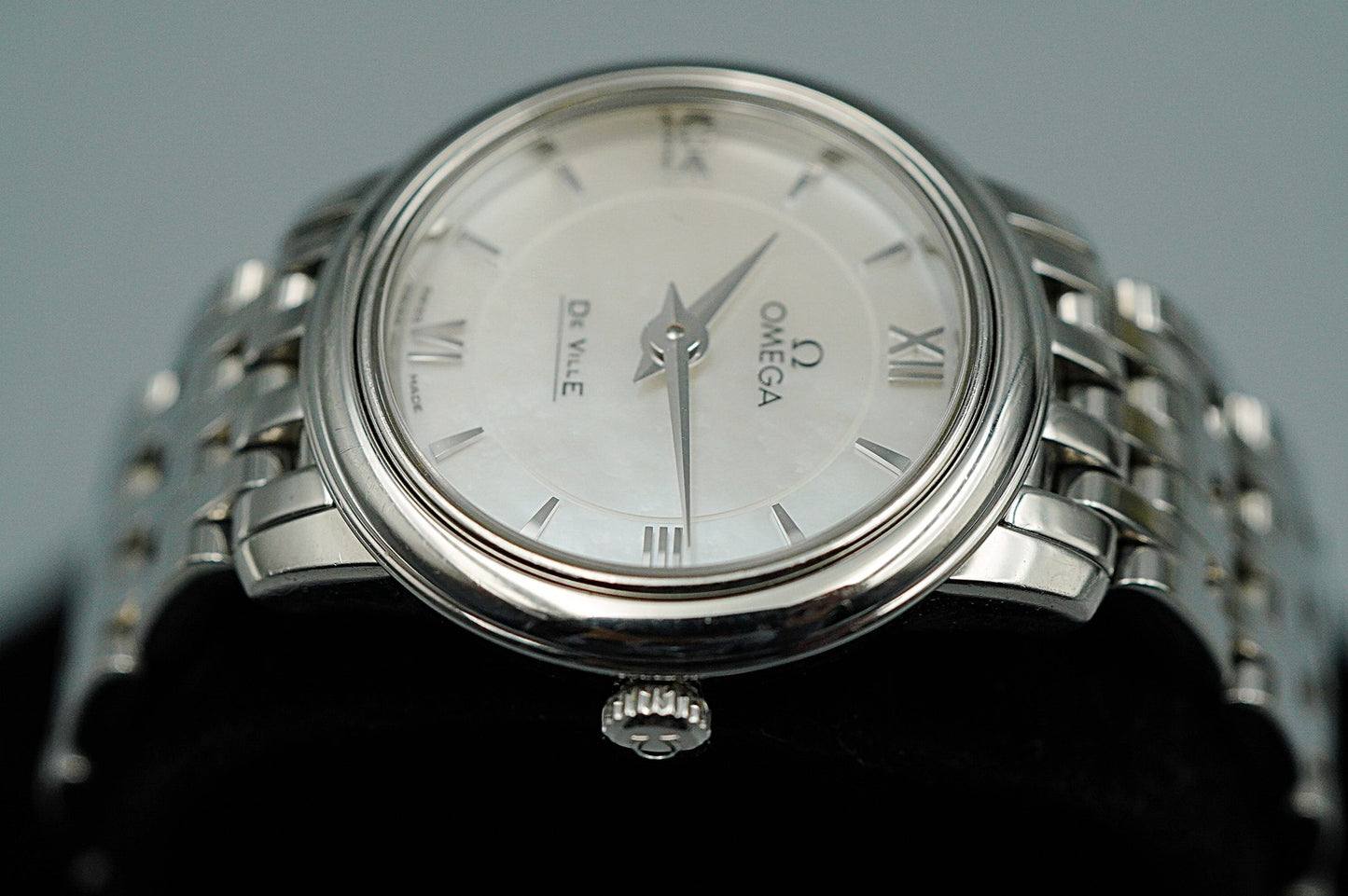 N MINT 1987 OMEGA De Ville Cal.1376 Ref.595.1037 Qz White 25mm Women Watch
