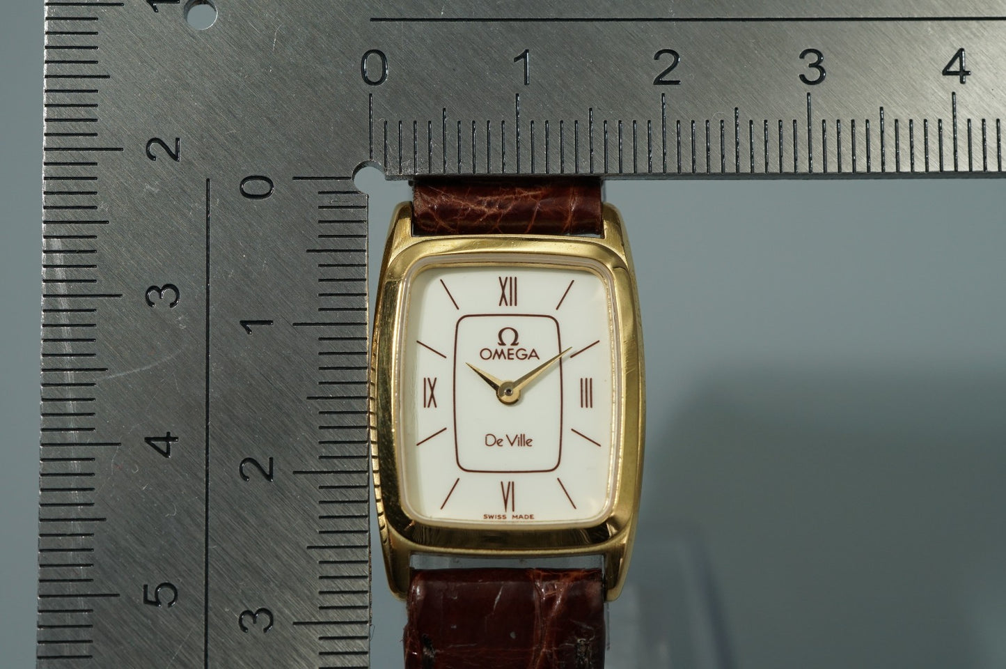 *NEAR MINT* OMEGA De Ville Cal.1387 Qz White Dial Rectangle 19mm Women Watch
