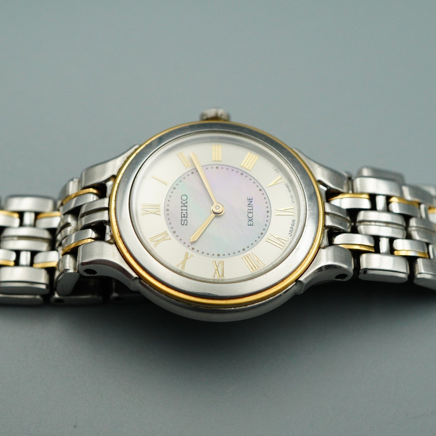 *NEAR MINT* SEIKO Exceline V110-0AA0 Quartz White Round 24mm Women,Ladies Watch