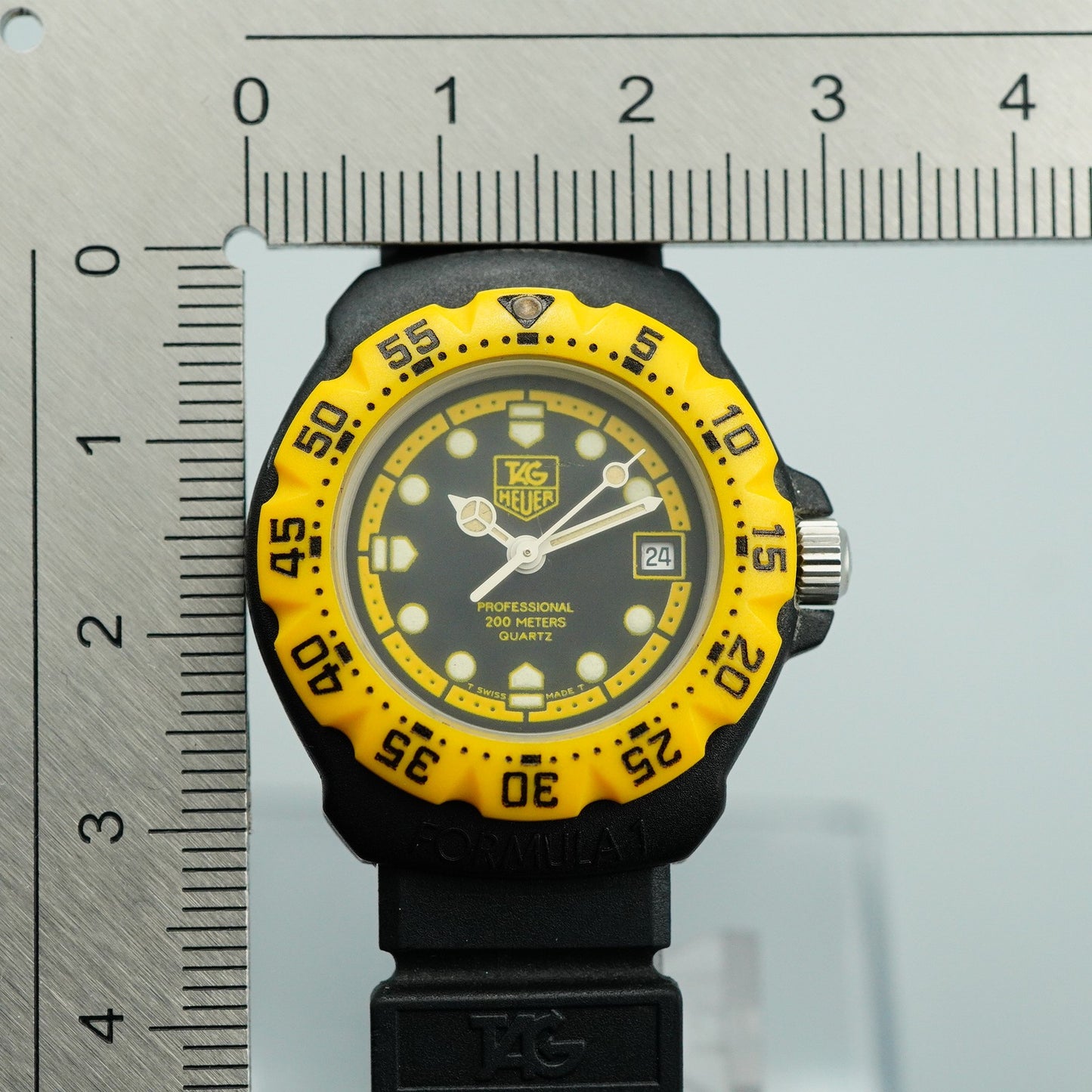 *N MINT* Vintage TAG Heuer FORMULA 1 380.508 Quartz Black Dial 28mm Women Watch