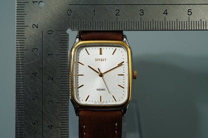 N MINT Vintage 1994 SEIKO SPIRIT 5E31-5B50 Qz White Rectangle 27mm Women Watch