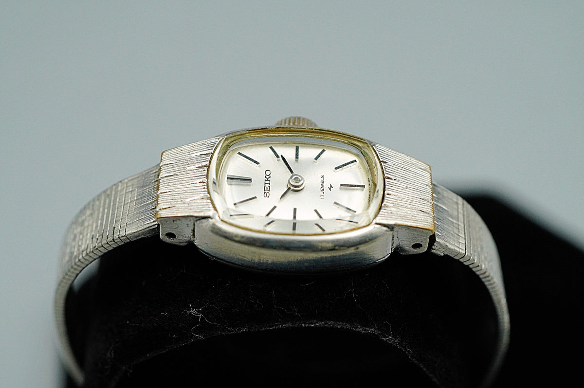 *Exc+5* Vintage 1972 SEIKO 01-3360 Hand Winding Silver Oval 16mm Women Watch