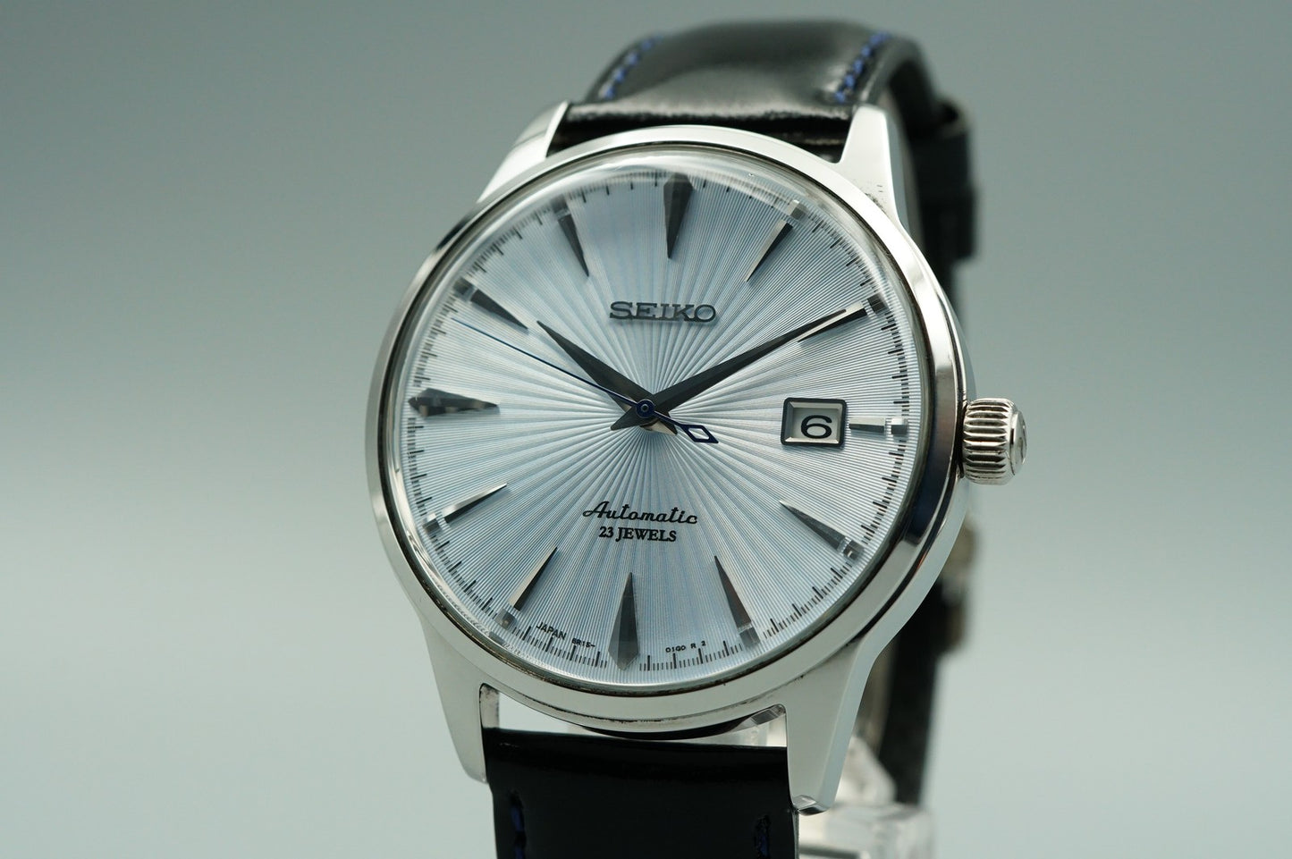 *NEAR MINT*  SEIKO MECHANICAL 6R15-01S0 AT Blue Dial Round 40mm Mens Watch