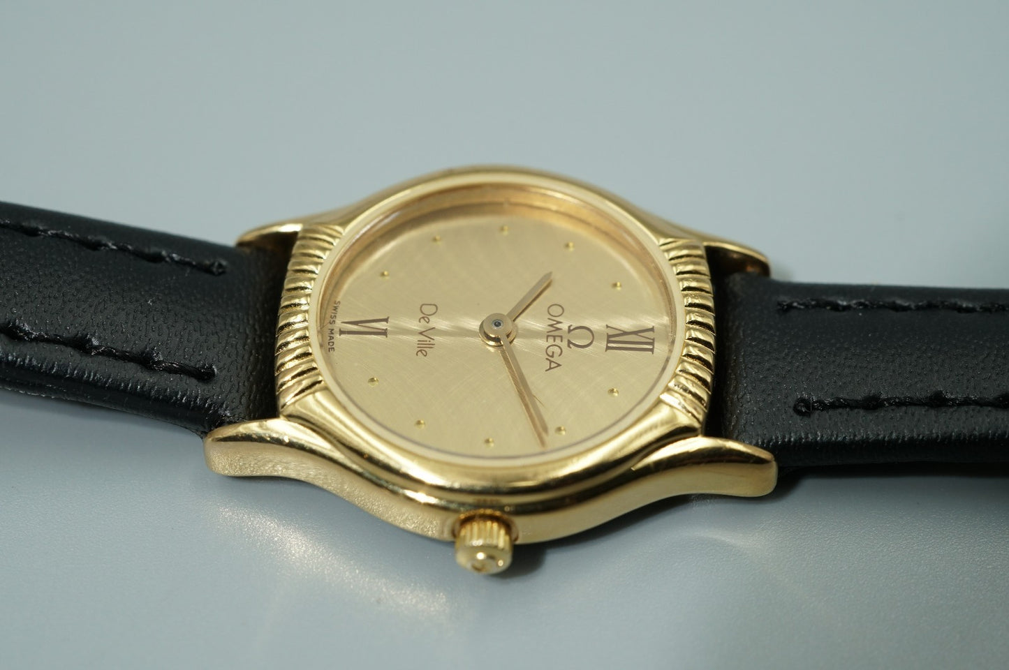 *NEAR MINT* Vintage OMEGA De Ville Cal.1450 Quartz Gold Dial 20mm Women Watch