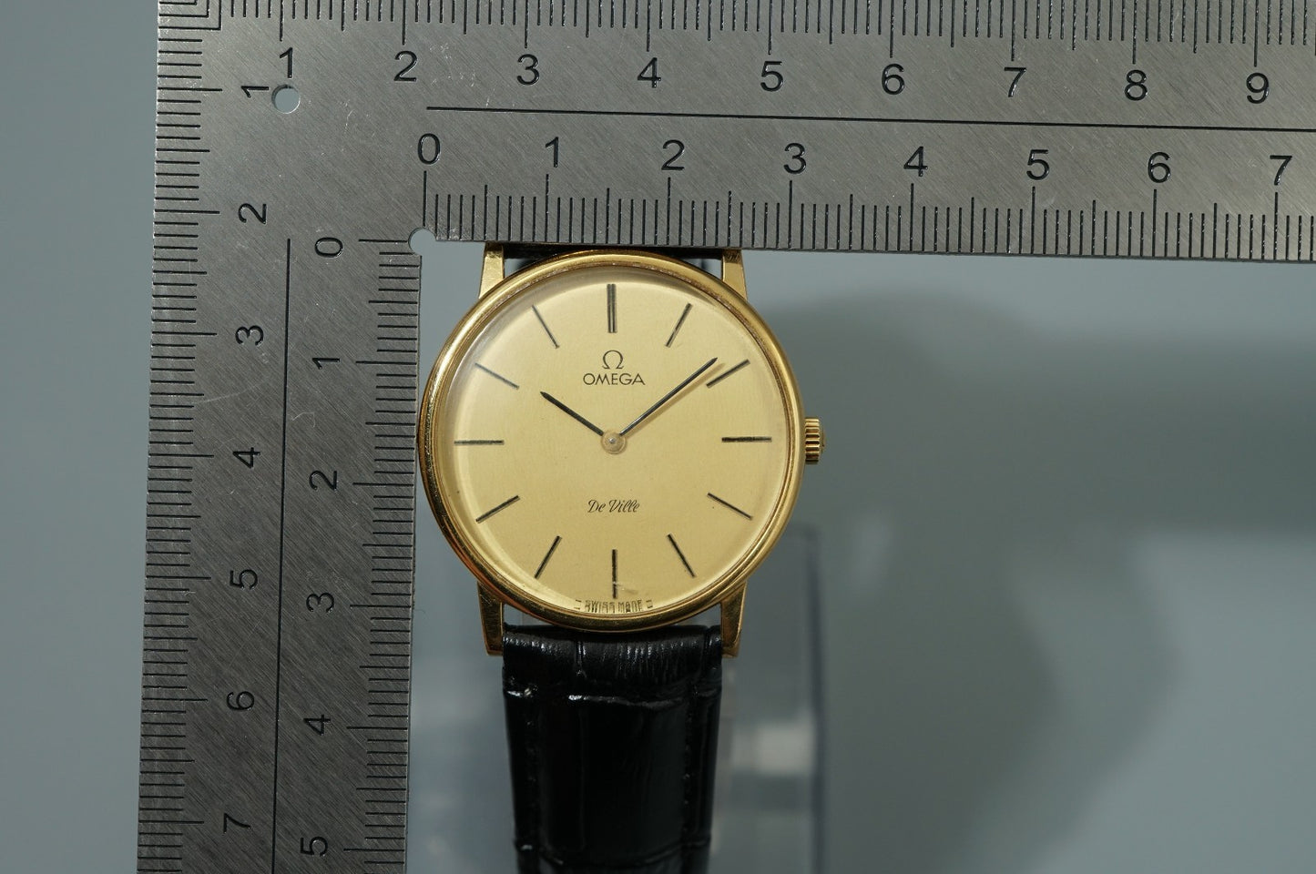 N MINT Vintage 1979 OMEGA De Ville Cal.625 Hand Wind Gold Round 32mm Mens Watch