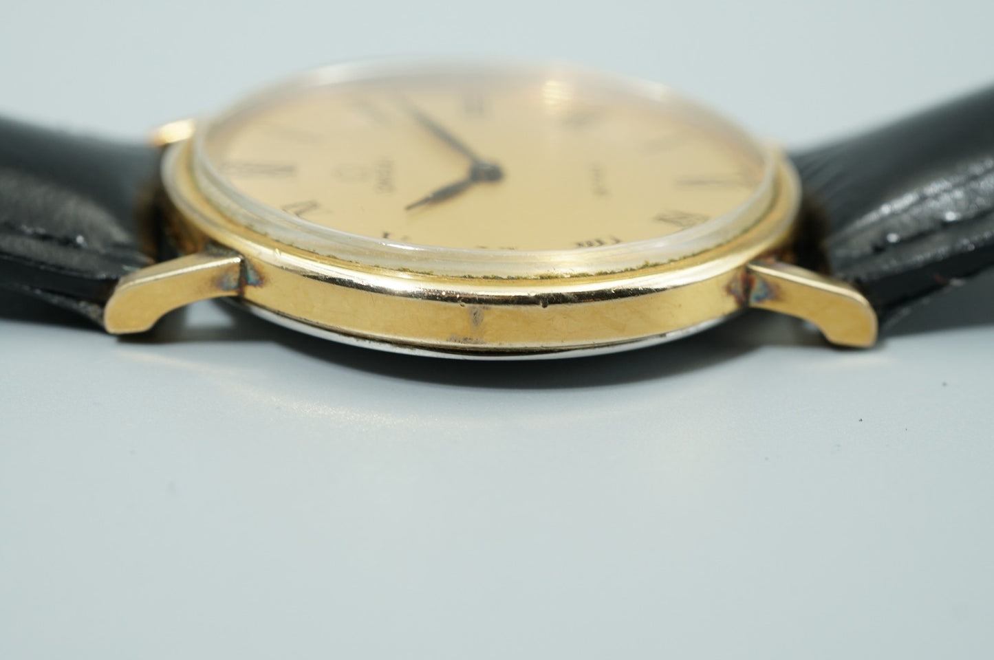 N MINT Vintage 1981 OMEGA De Ville Cal.625 Hand Wind Gold Round 32mm Mens Watch