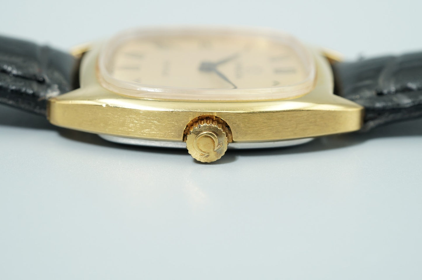 N MINT Vintage 1971 OMEGA De Ville Cal.625 Hand Wind Gold 25mm Women Watch