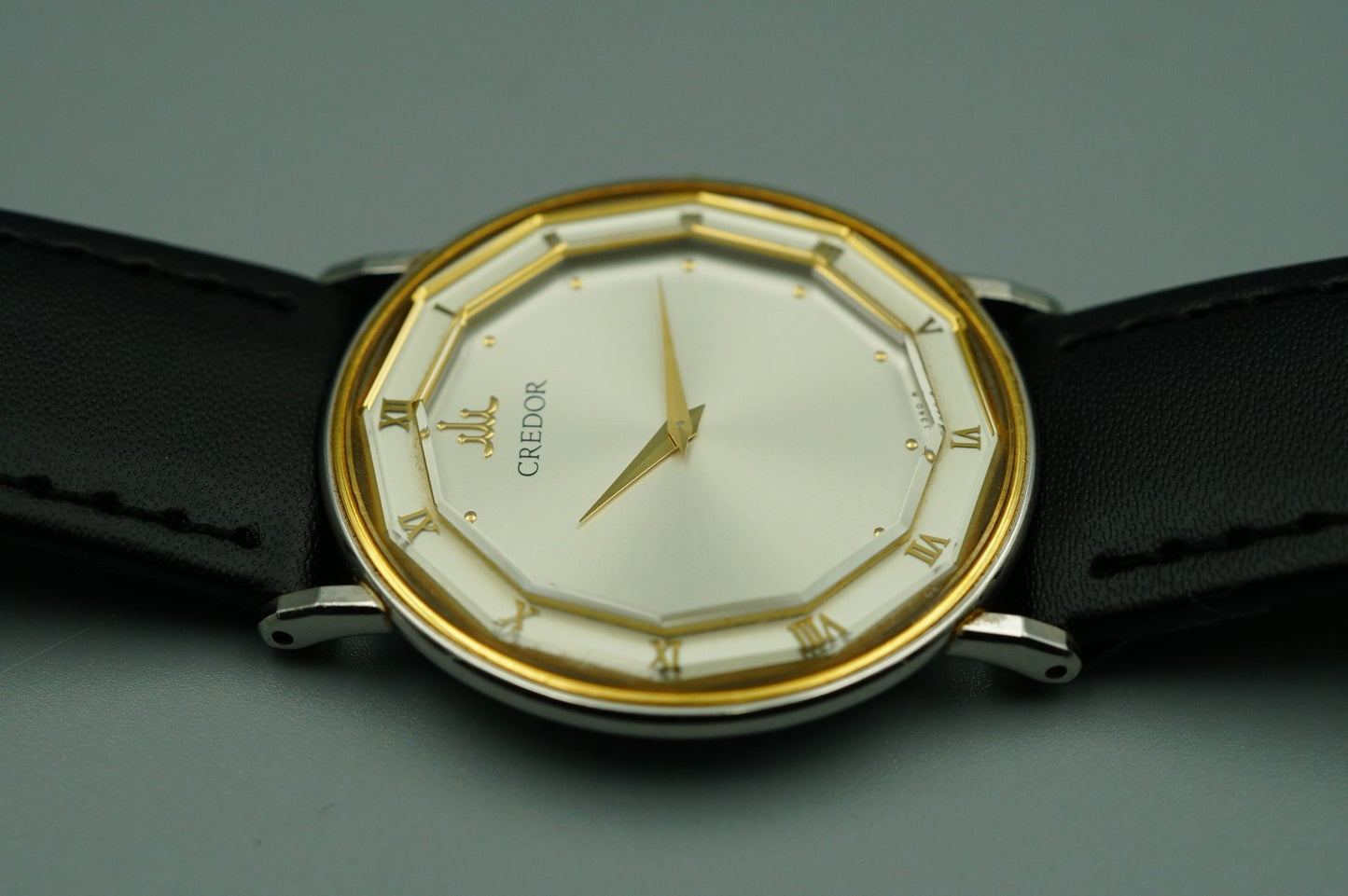 *NEAR MINT* Vintage 1988 SEIKO CREDOR 2F70-0290 Qz Silver Round 31mm Mens Watch