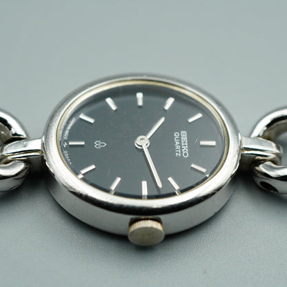 *Exc+5* Vintage SEIKO Vintage 1400-5180 Quartz Black Round 18mm Women Watch