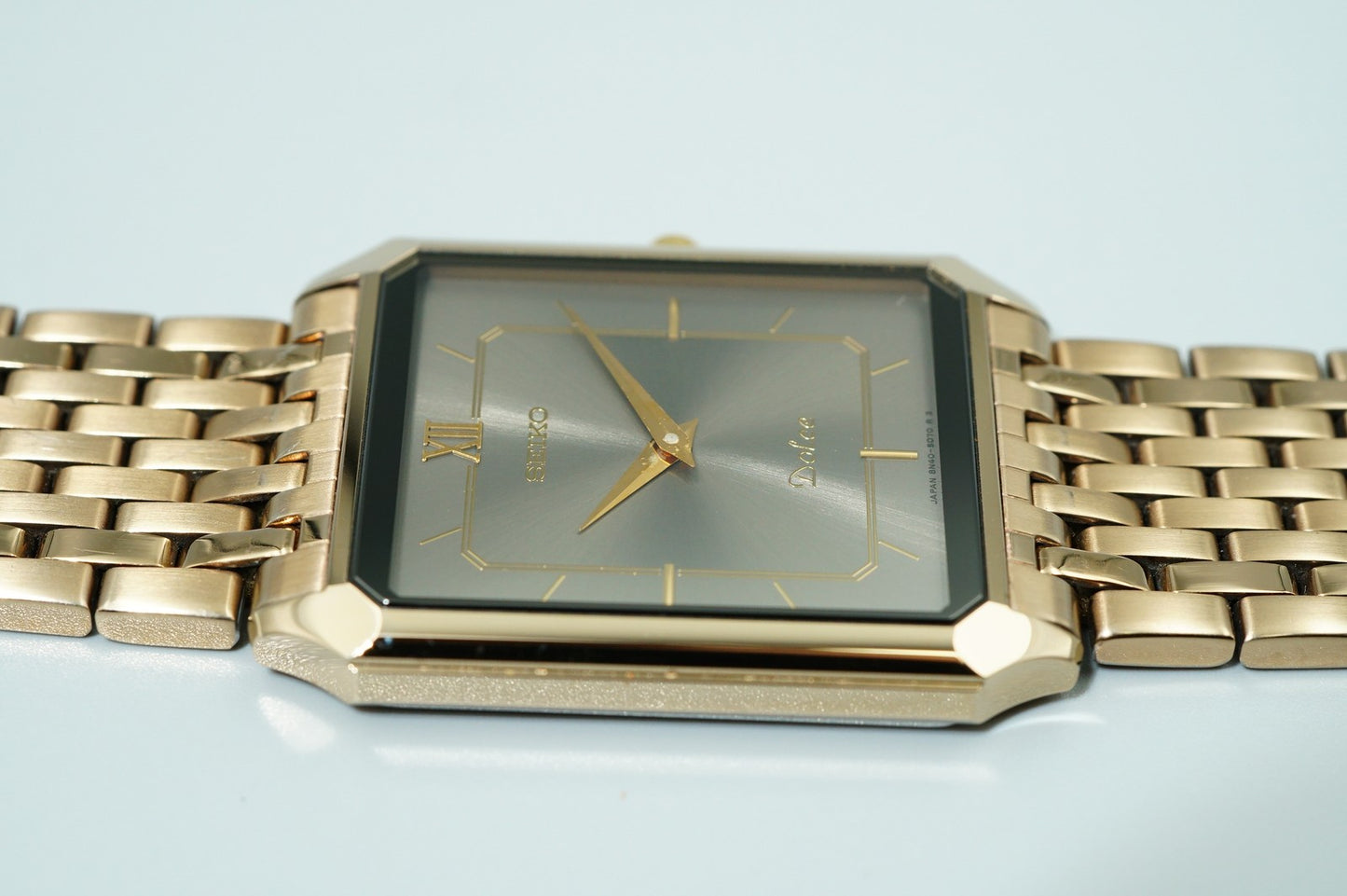 *TOP MINT* Vintage 1991 SEIKO Dolce  8N40-5050 Qz Gray Square 26mm Women Watch