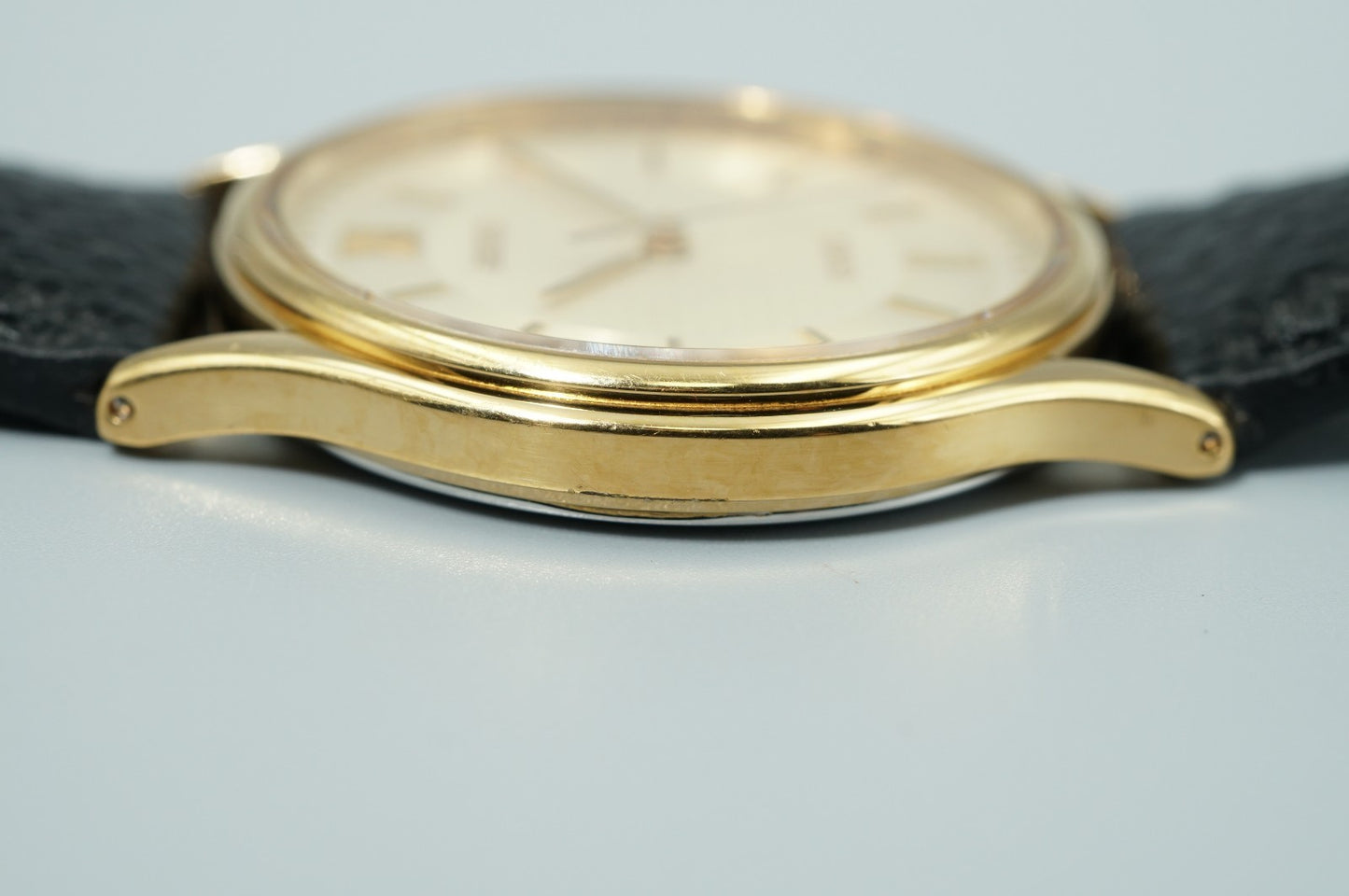*NEAR MINT* Vintage 1998 SEIKO DOLCE 5E31-6070 Quartz Gold Round 31mm Mens Watch